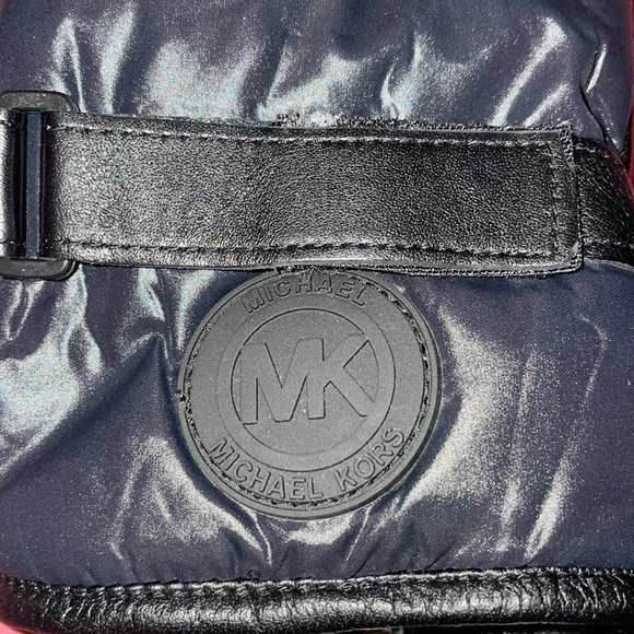 Micheal Kors - Picture 2 of 5